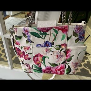 Last day! Almost new Dana Buchman shoulder bag